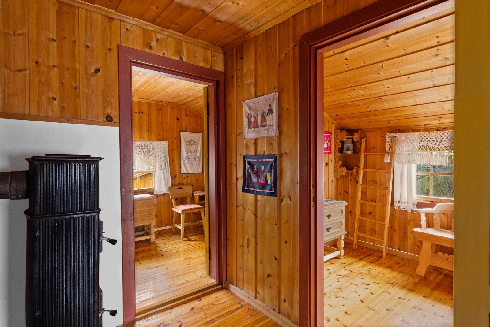 Gangareal loft til hovudhytta Galleribilde