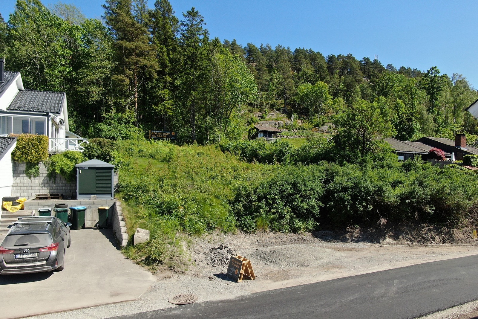 Kommunen har oppgradert vann- og avløpsledninger. I tillegg er det lagt ny asfalt Galleribilde