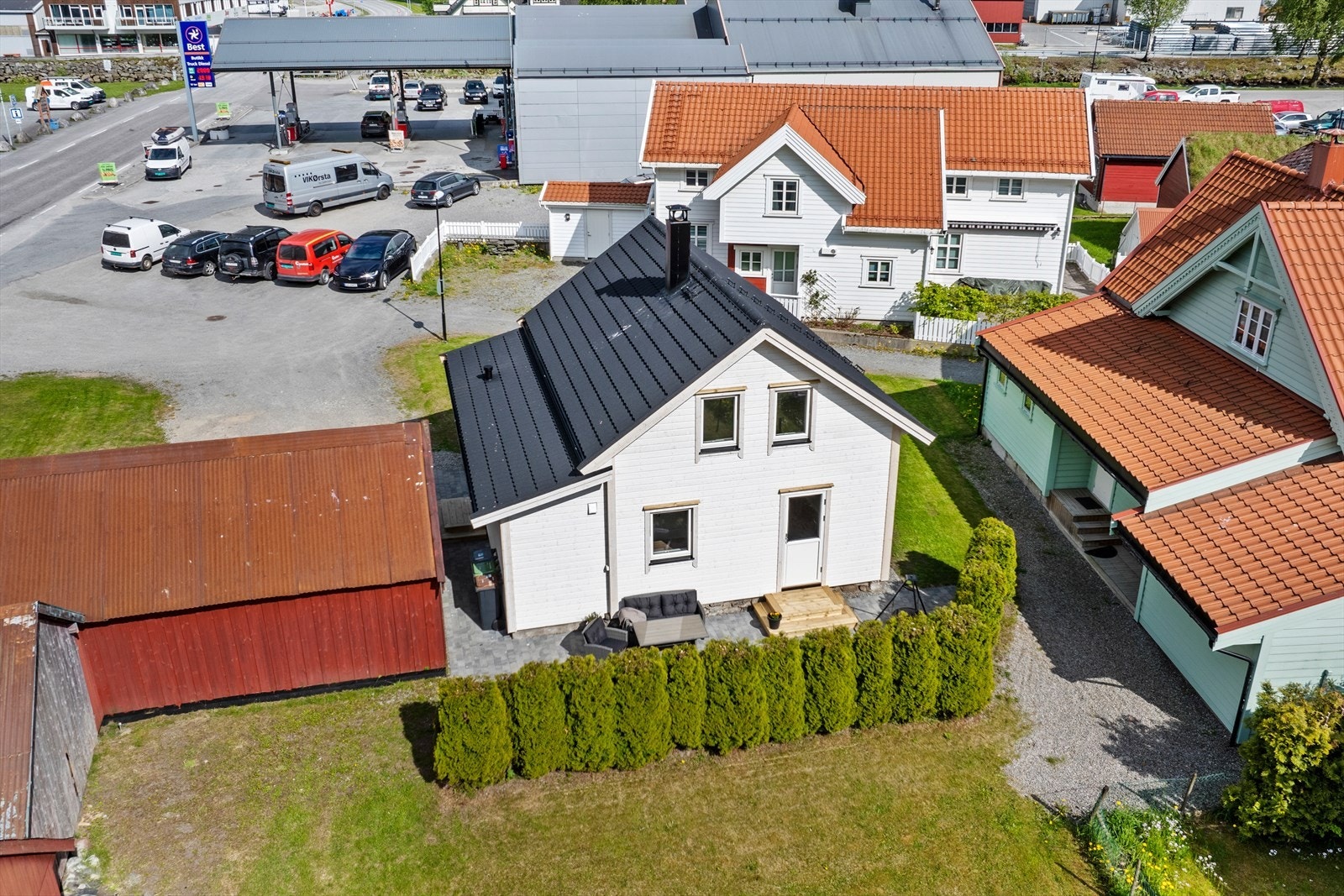 Kort gangavstand til fjorden, butikkar og alle sentrumsfunksjonar Galleribilde
