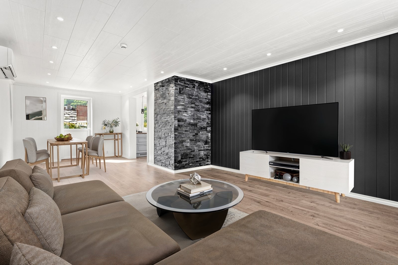 Foto er redigert med 3D-møblar. Galleribilde