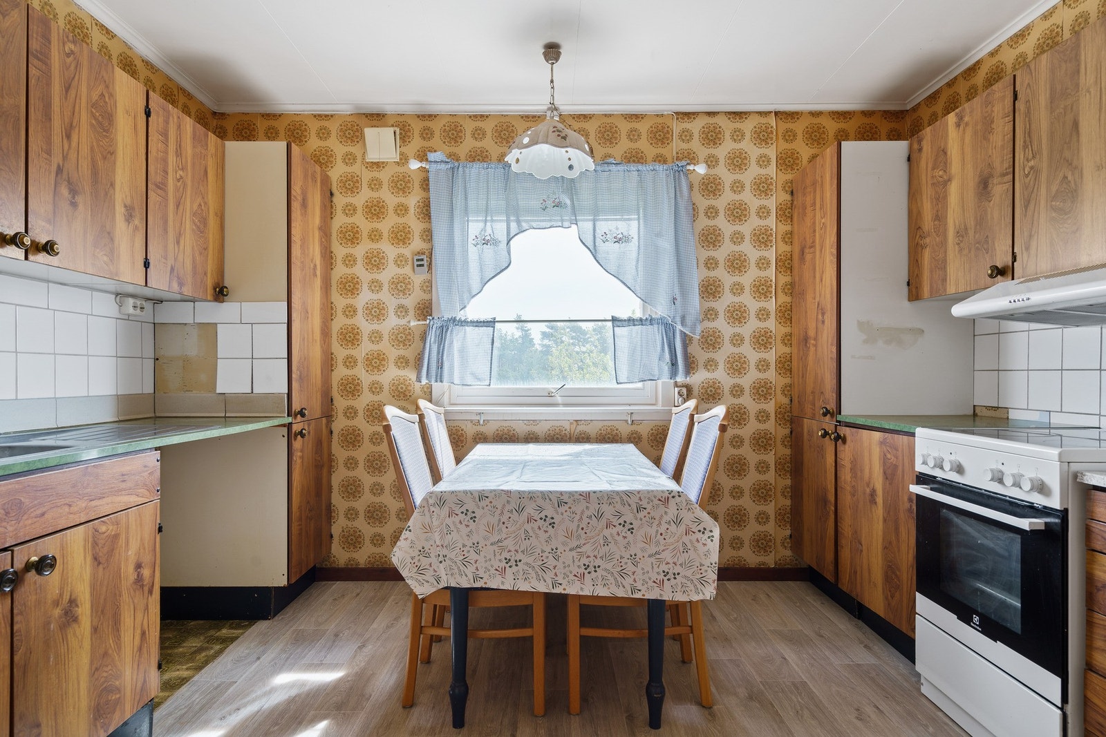 Kjøkken med innredning fra byggeår. Galleribilde