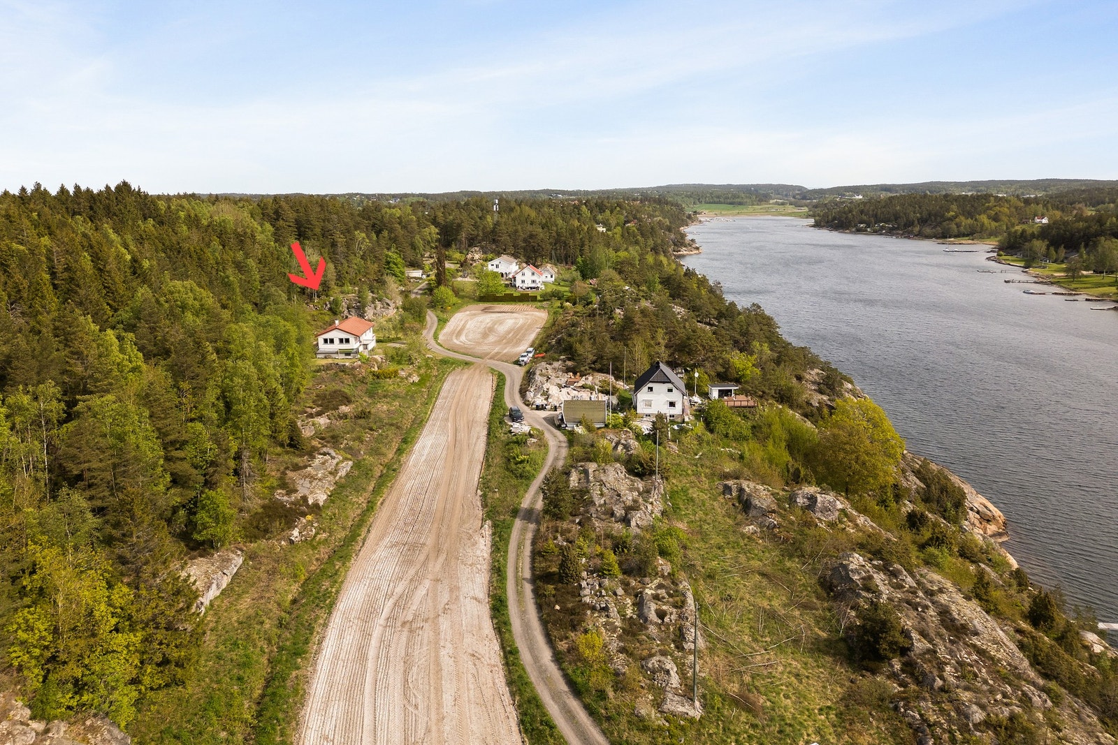 Kystidyll i nærheten - Nærområdet byr på restauranter, konserter og dagligvarehandel i Engelsviken. Galleribilde