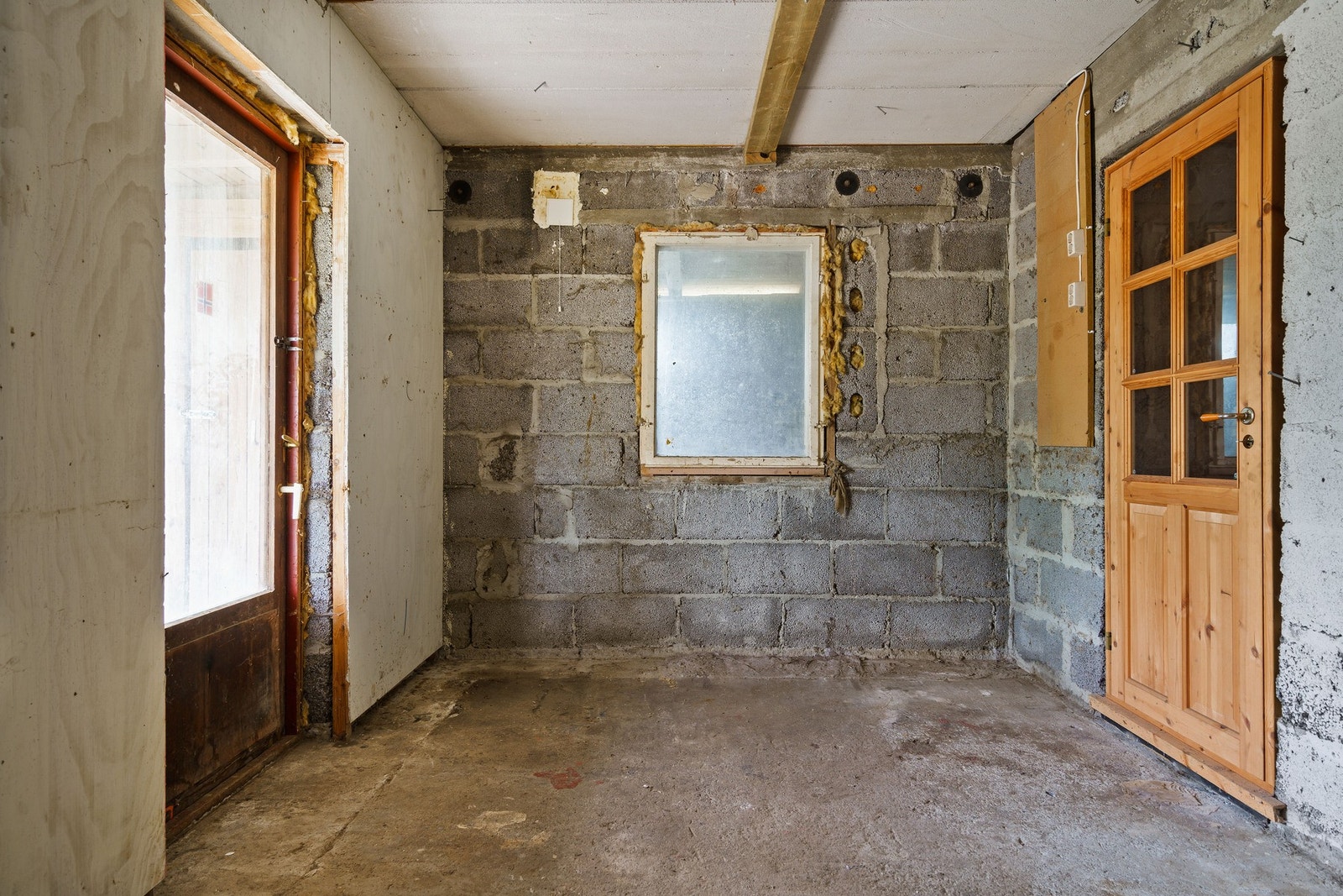 Uinnredet rom i u.etg med potensiale. Galleribilde