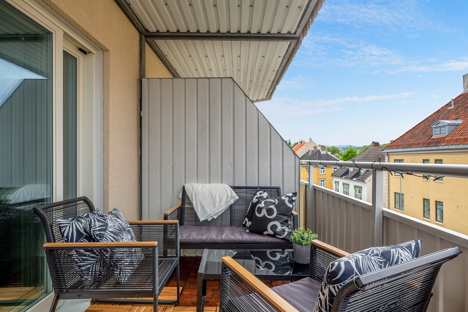 Balkongen er på 6,4 kvm. Galleribilde