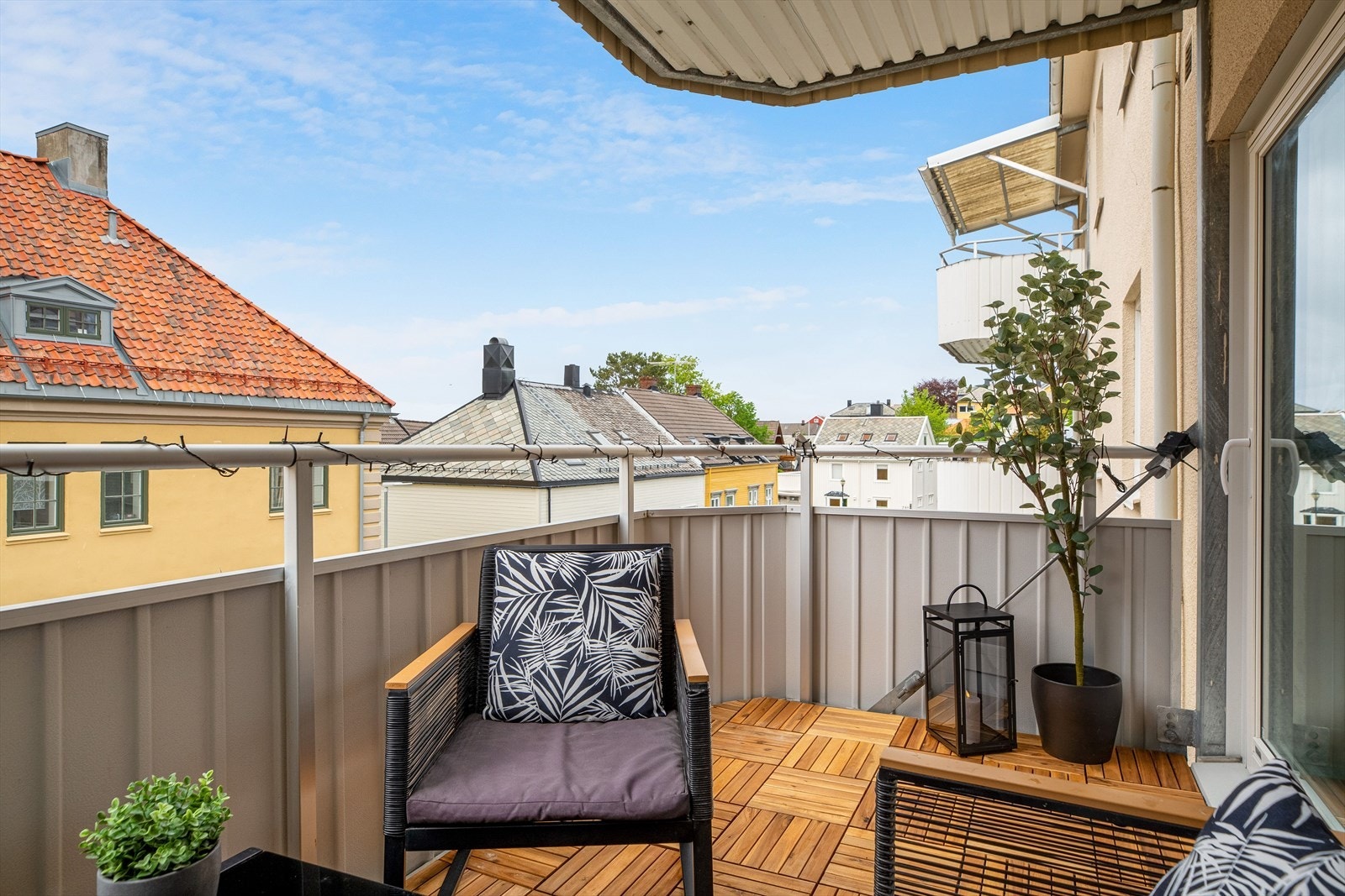 Flere muligheter for møblering. Godt skjermet for innsyn på balkongen. Galleribilde