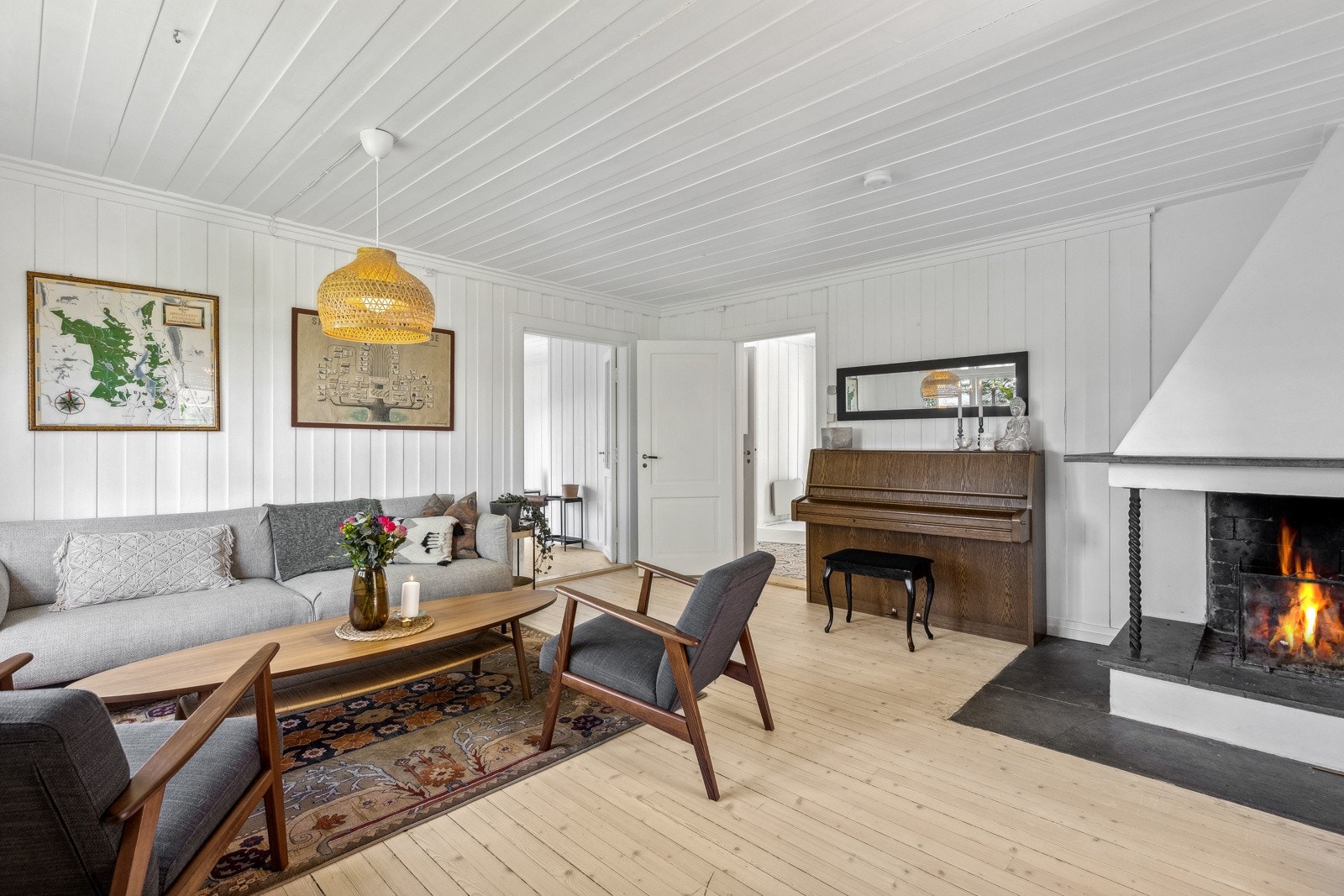 Finstuen har inngang fra gangen, som gir en innbydende velkomst. Galleribilde