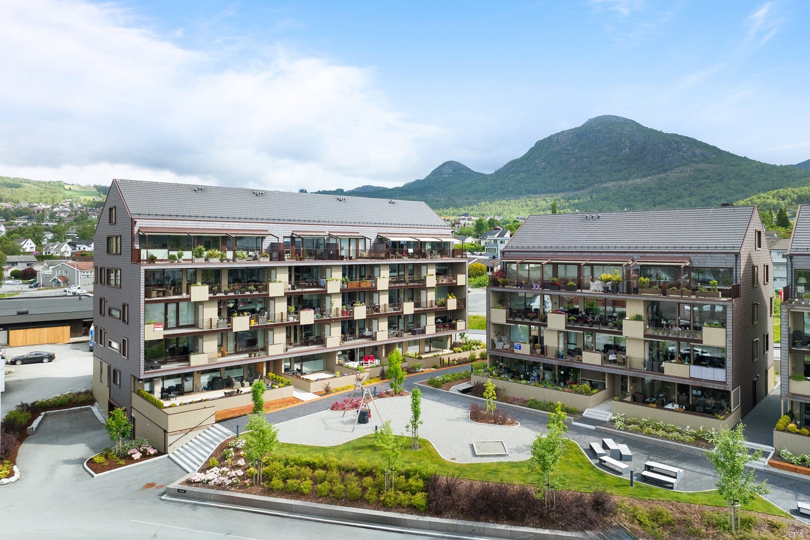 Leiligheten i Stålsvingen har meget sentral beliggenhet på Jørpeland, midt i sentrum. Galleribilde