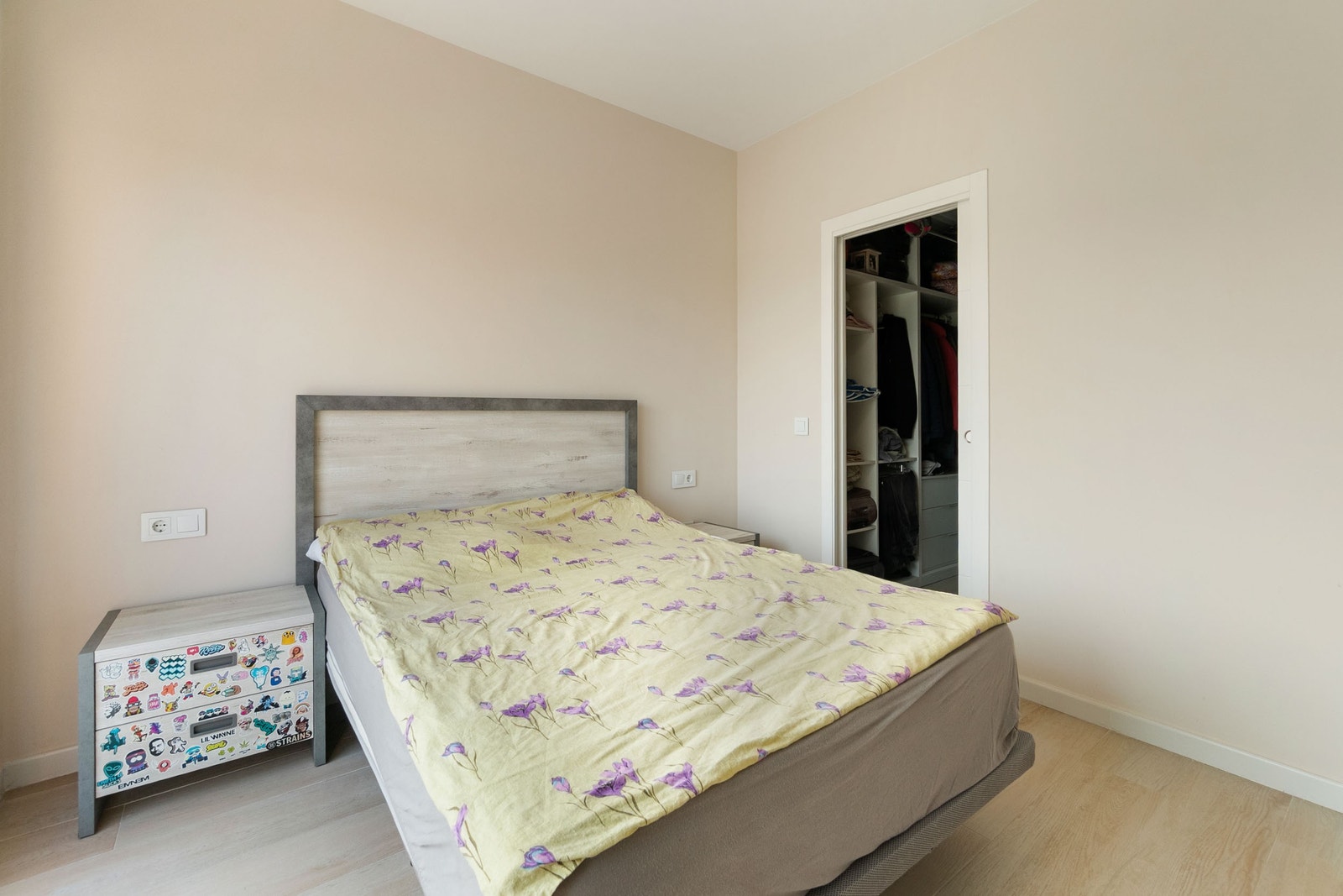 SOVERROM 2 MED WALK IN CLOSET Galleribilde