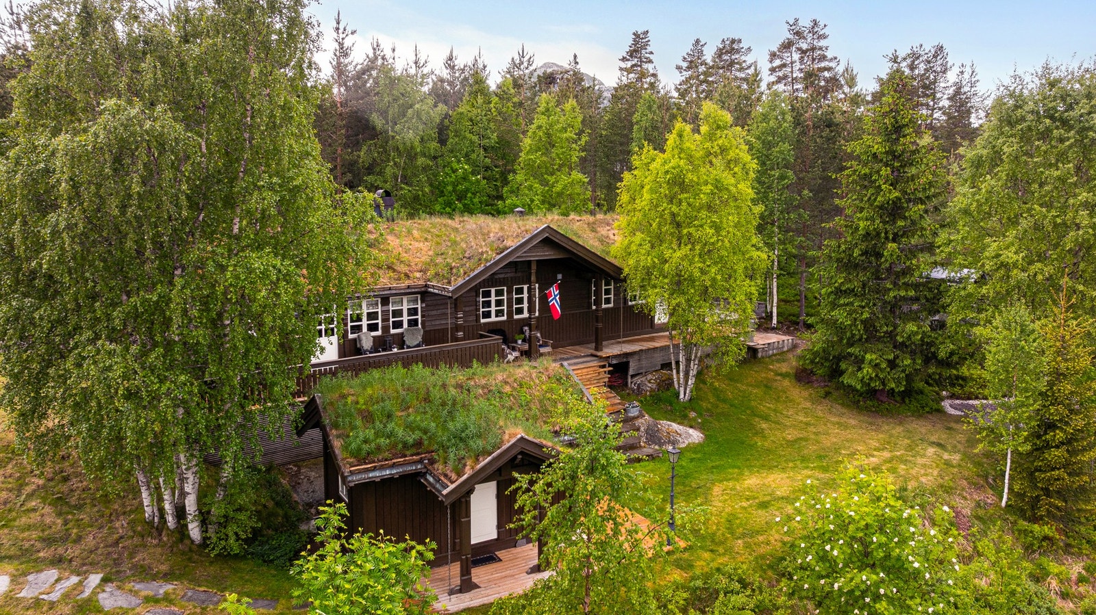 Pent opparbeidet gårdstun Galleribilde