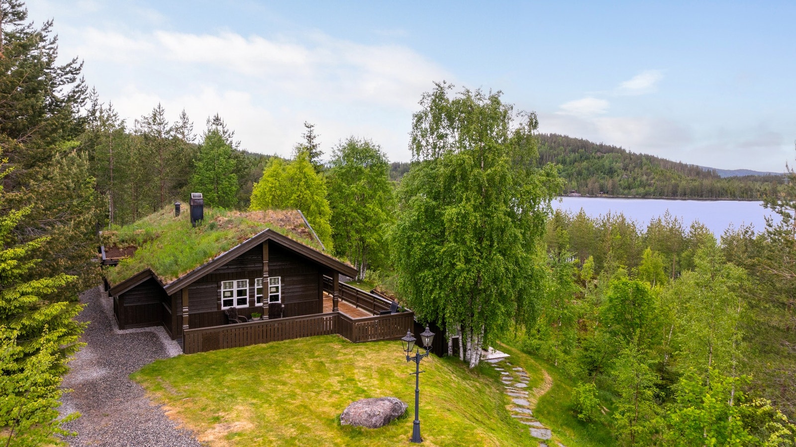 Det er bilvei helt fram til hytta Galleribilde