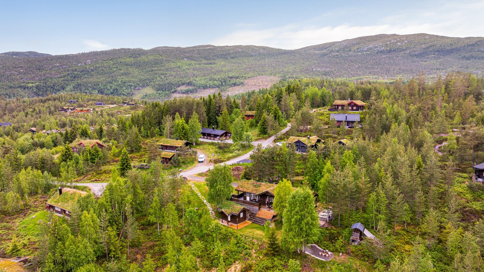 Vinterstid er det flere oppkjørte løyper og velge i - hele 22 km. preparerte løyper innenfor 15 km. Galleribilde