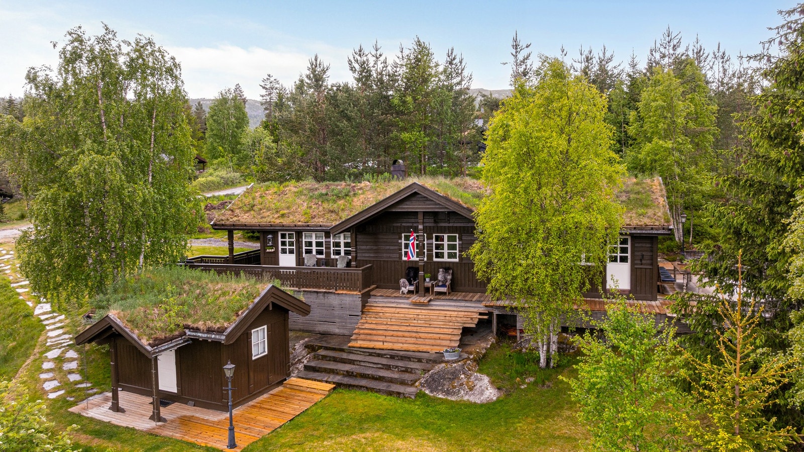 Frittliggende anneks tilhørende hytta. Galleribilde