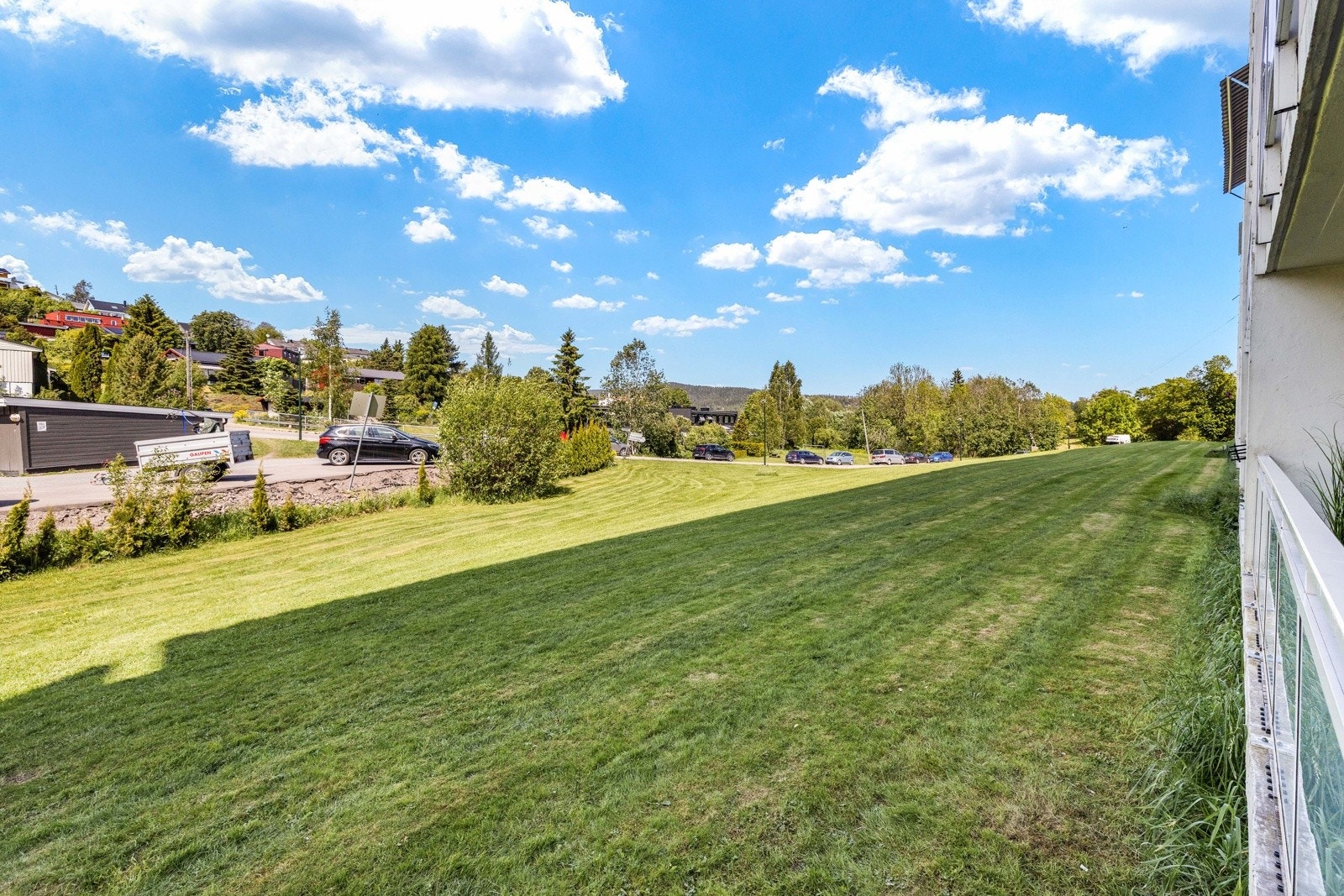 Fint utsyn over sameiets fellesområder. Galleribilde
