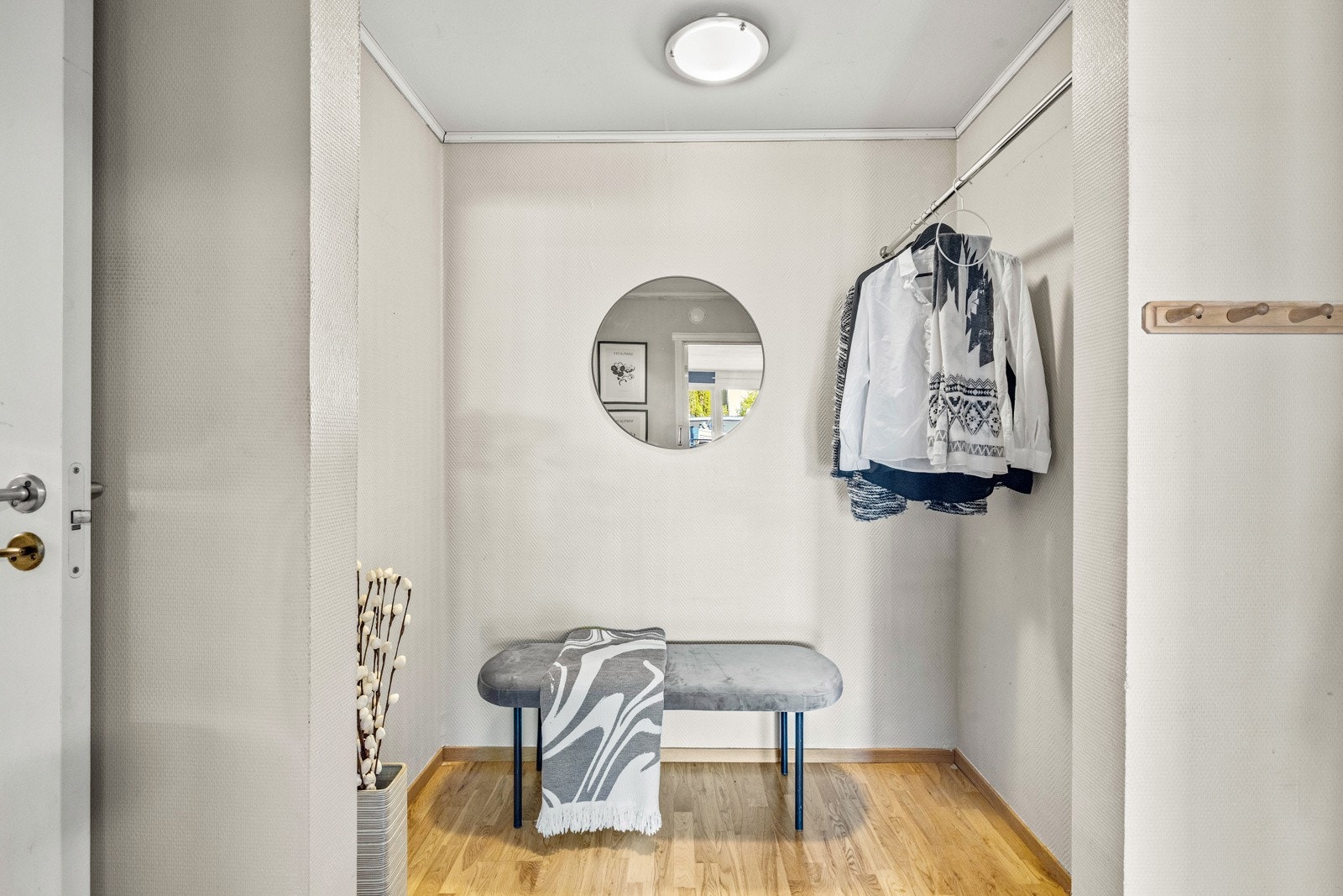 Det er nisje med plass til skap. Galleribilde