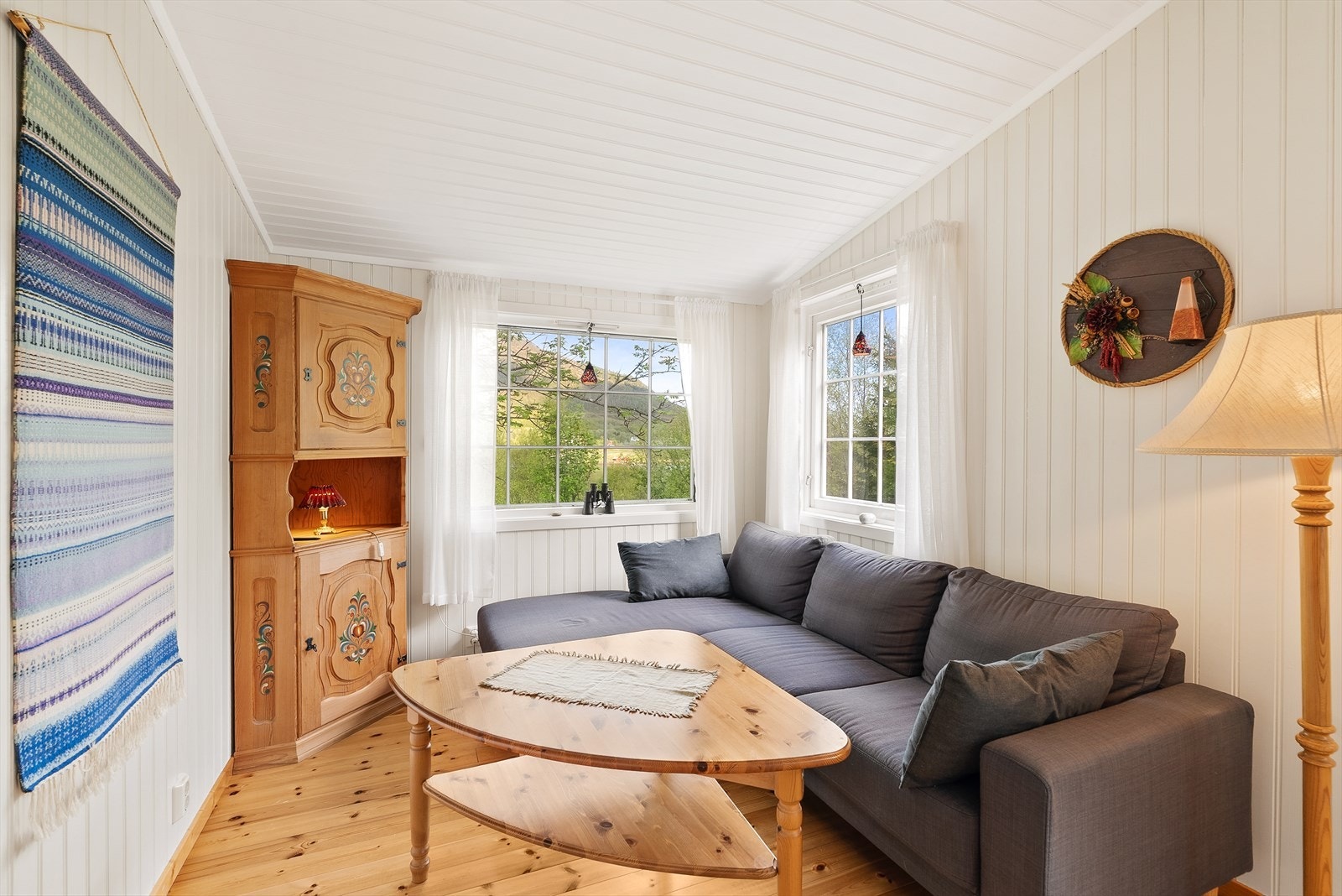 Alt inventar i hytten medfølger salget. Galleribilde