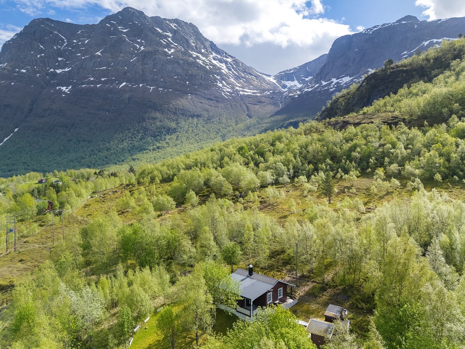 Her kan du nyte dagene i naturskjønne omgivelser som bugner av tur- og fiskemuligheter. Galleribilde