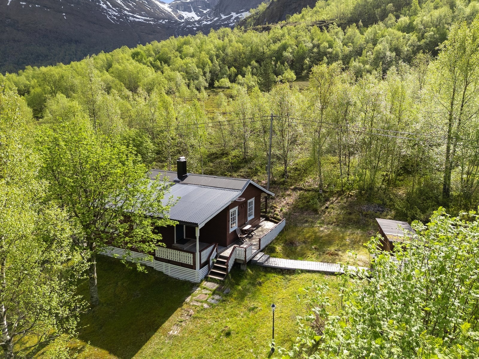 Hytten ble oppført i ca. 1992, og deretter utvidet og oppusset i 2004. Galleribilde