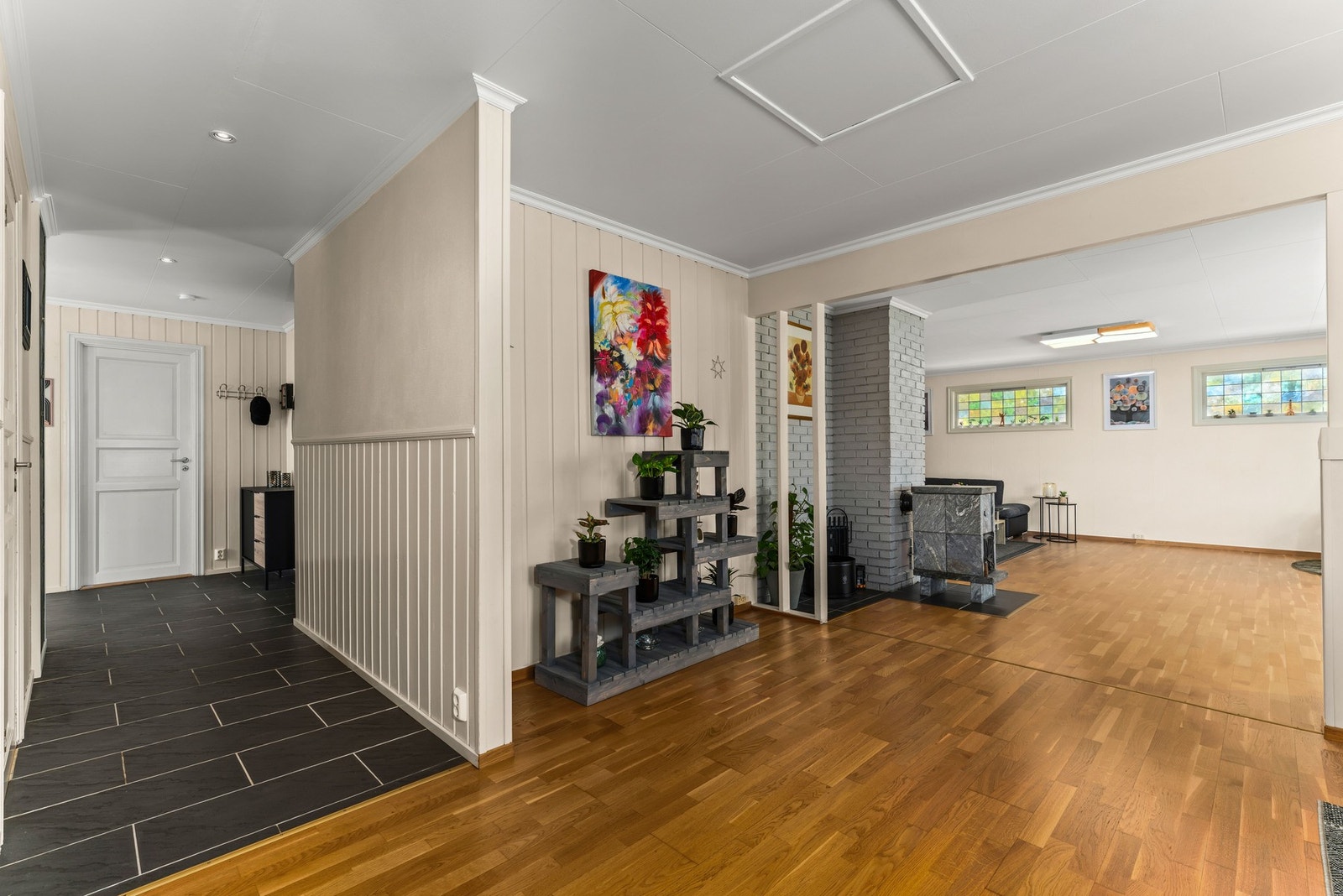 Fra gangen går du videre inn i stue - og kjøkkenområdet. Galleribilde