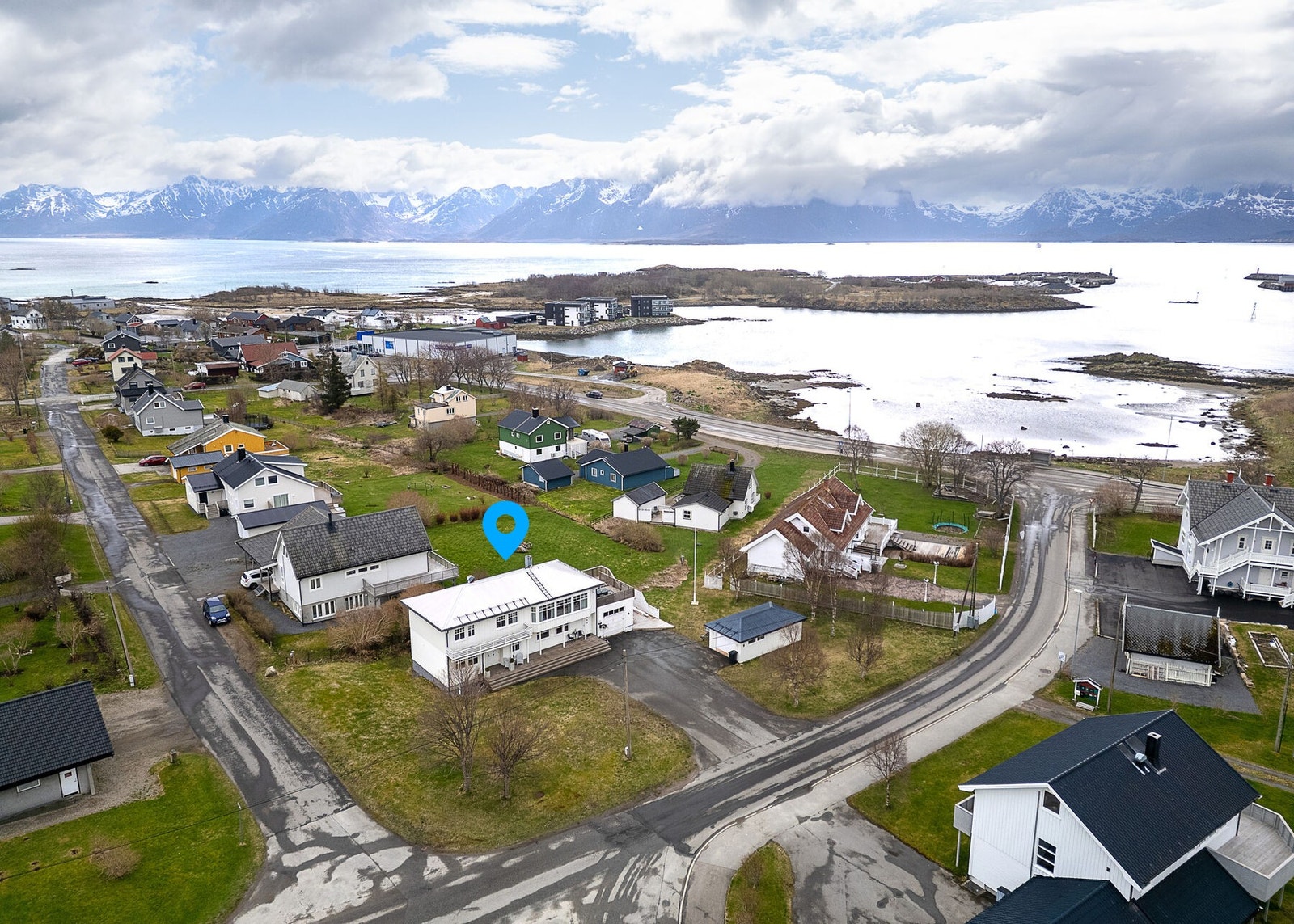 Velkommen til Fjellveien 4 - Enebolig med utleiedel og meget sentral beliggenhet! Galleribilde
