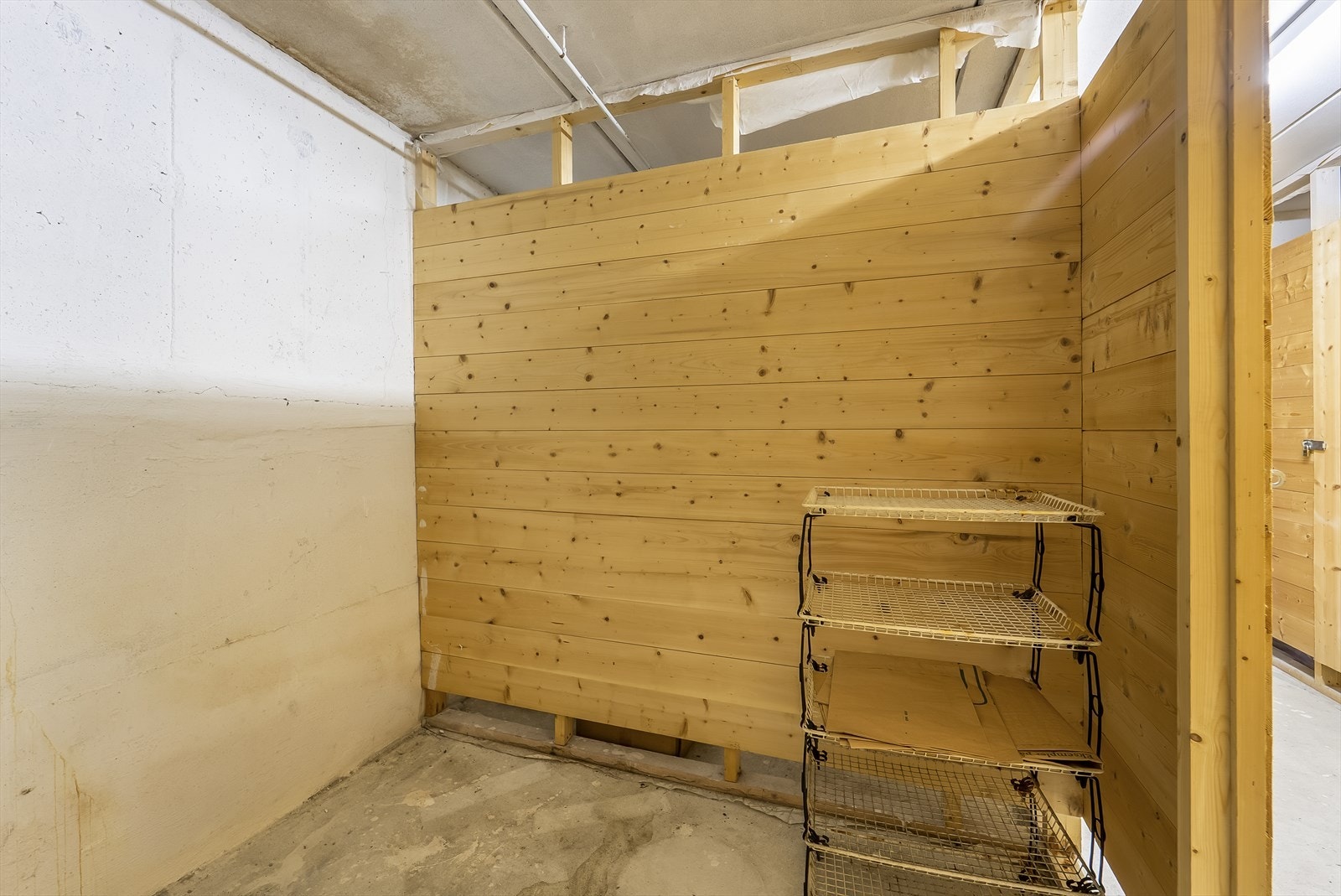 Bod i kjelleren. Galleribilde