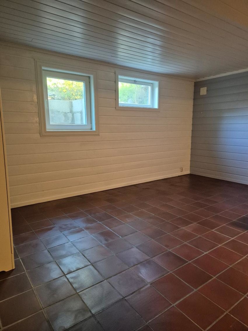 Selger har satt inn større vindu for bedre lys og rømningsmuligheter Galleribilde