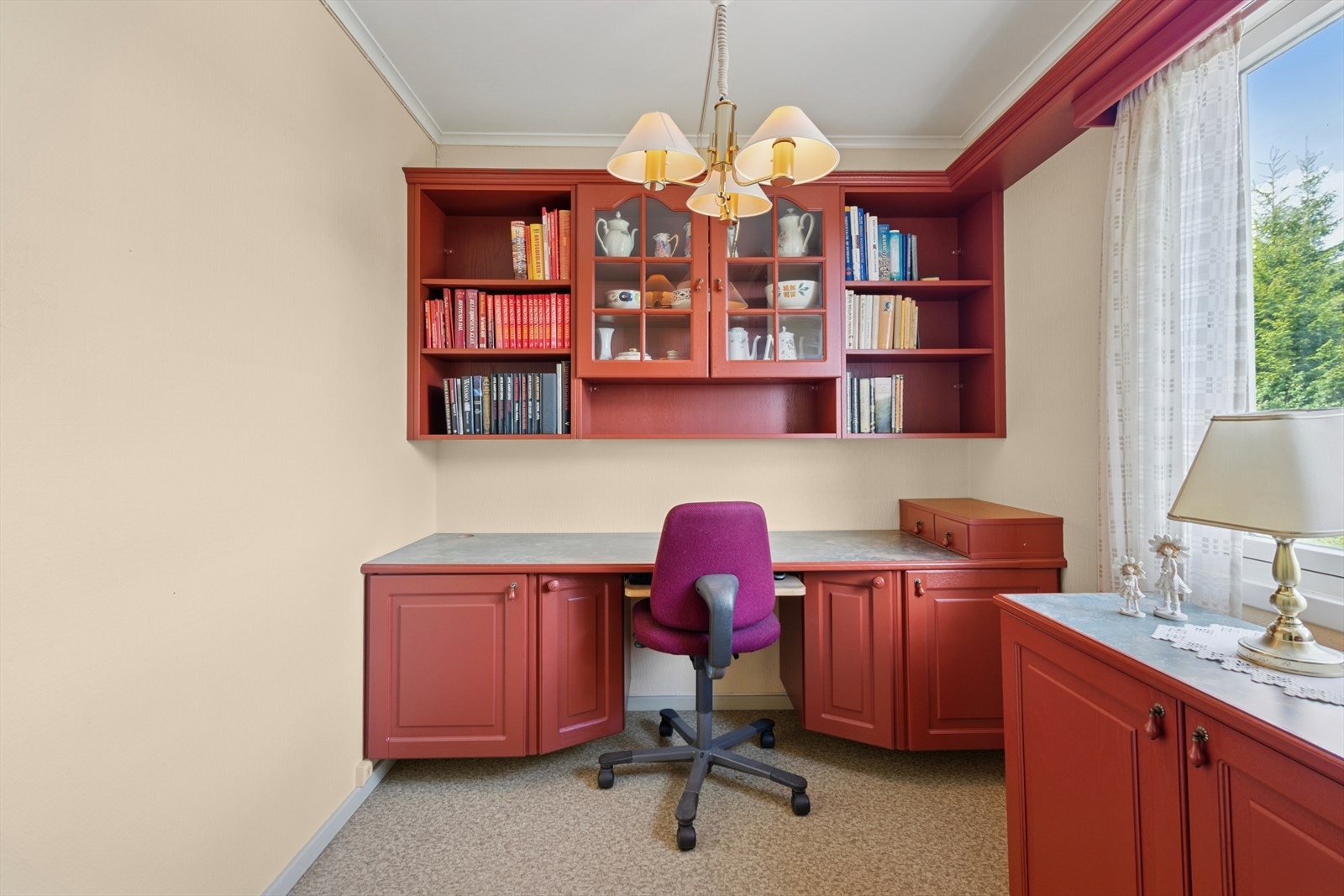 Det andre soverommet kan enkelt innredes som kontor, gjesterom eller barnerom, alt etter behov. Galleribilde