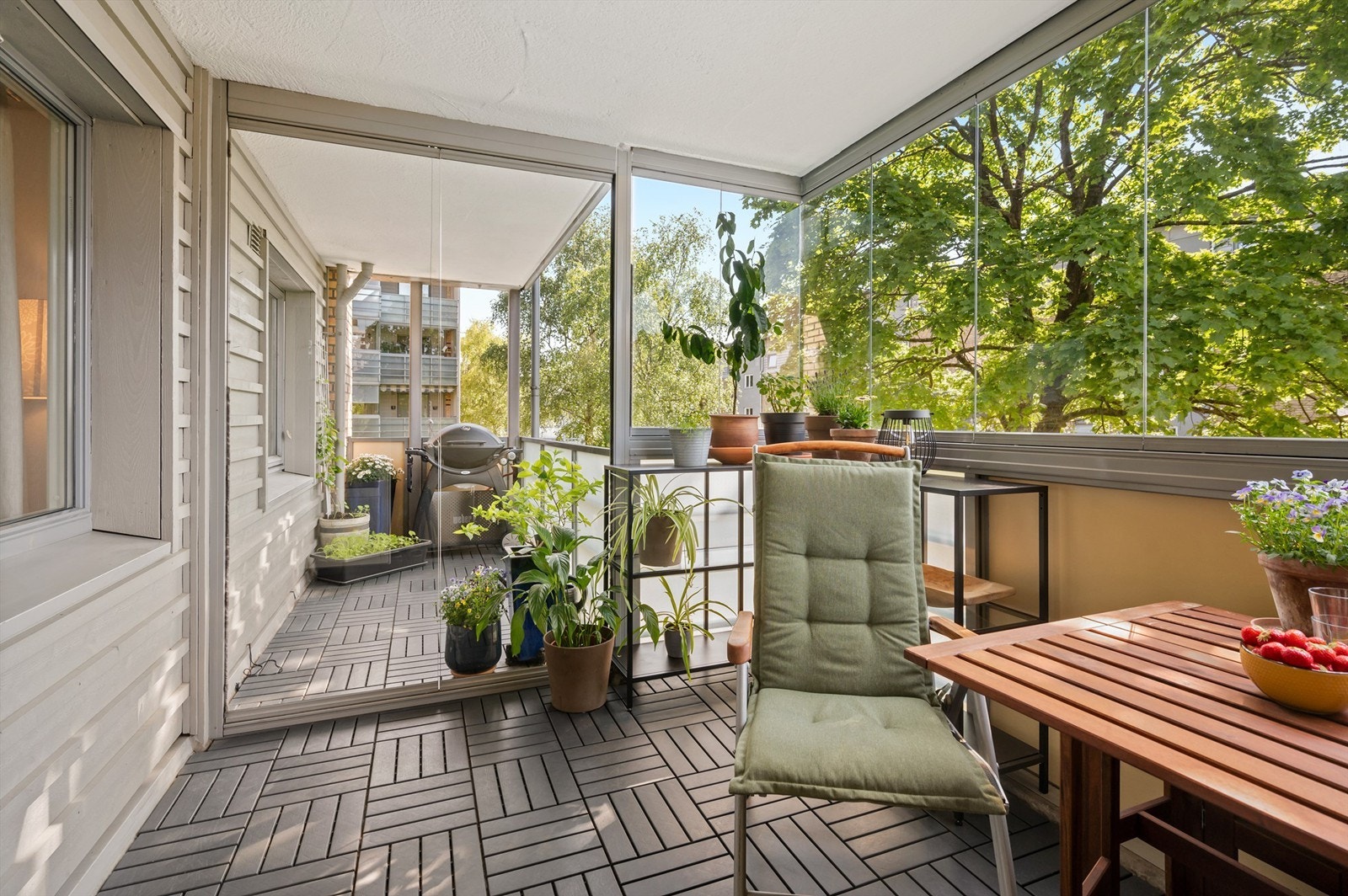 Boligen ha en flott balkong på hele 14 kvm. Den ene delen, som utgjør 9 kvm, er innglasset. Galleribilde