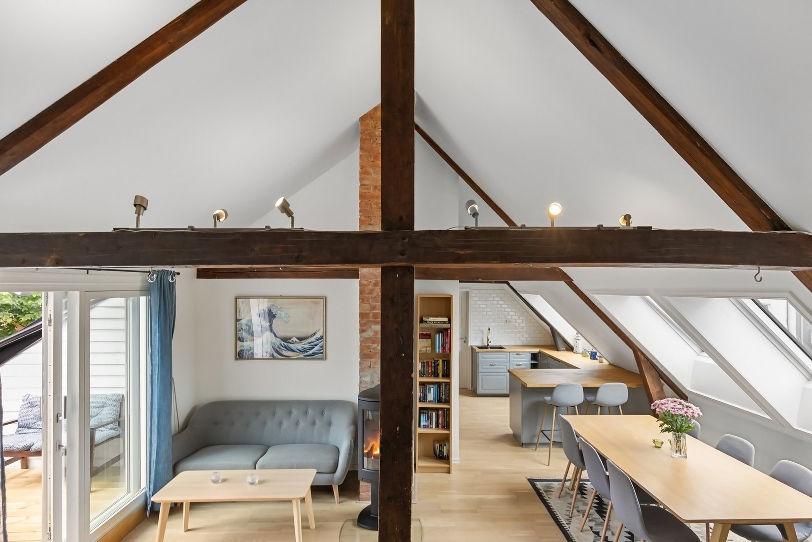 Loftsleilighet med sjel og sjarm Galleribilde