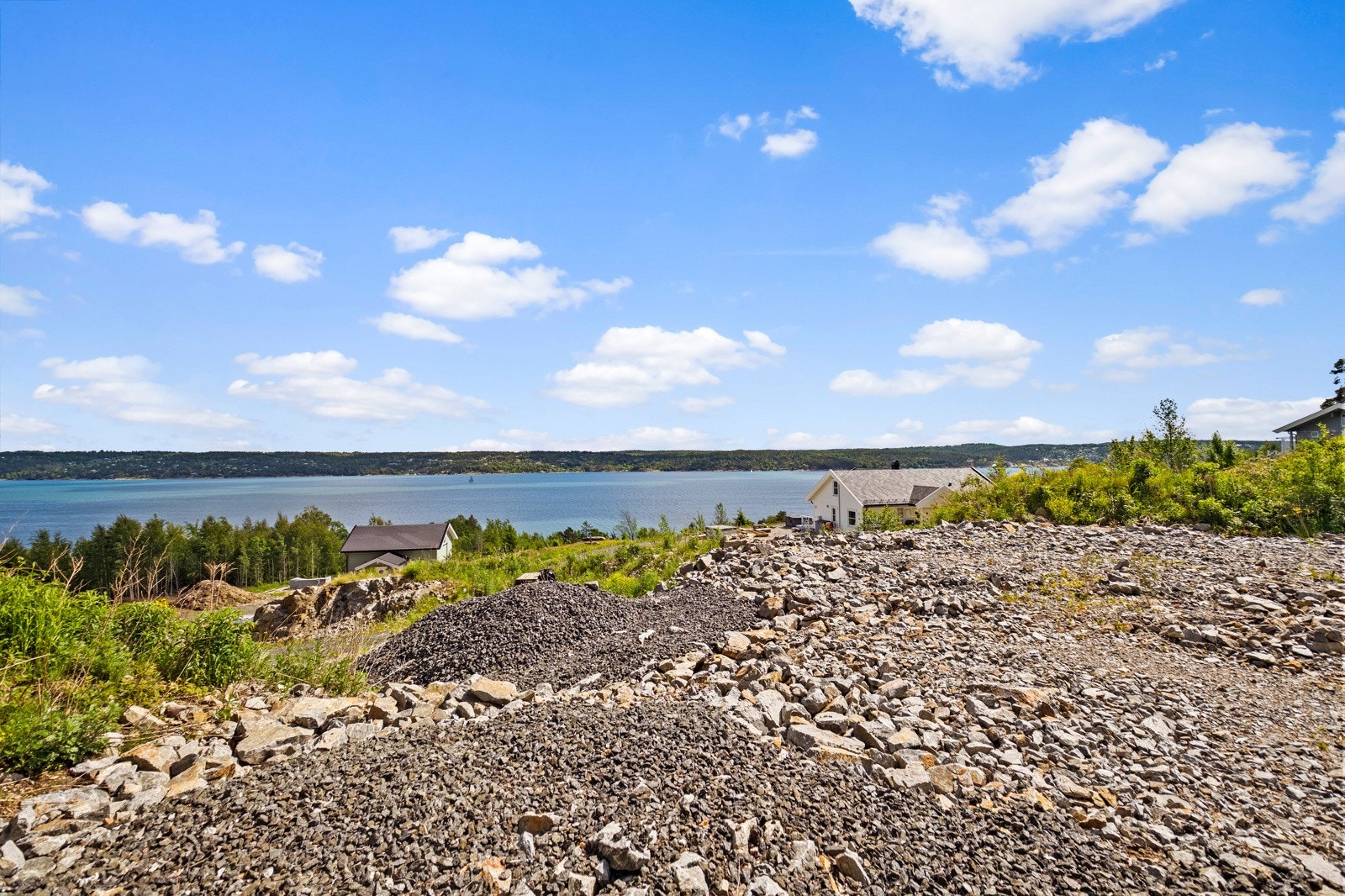 Eiedommen ligger med flott utsikt utover Oslofjorden Galleribilde