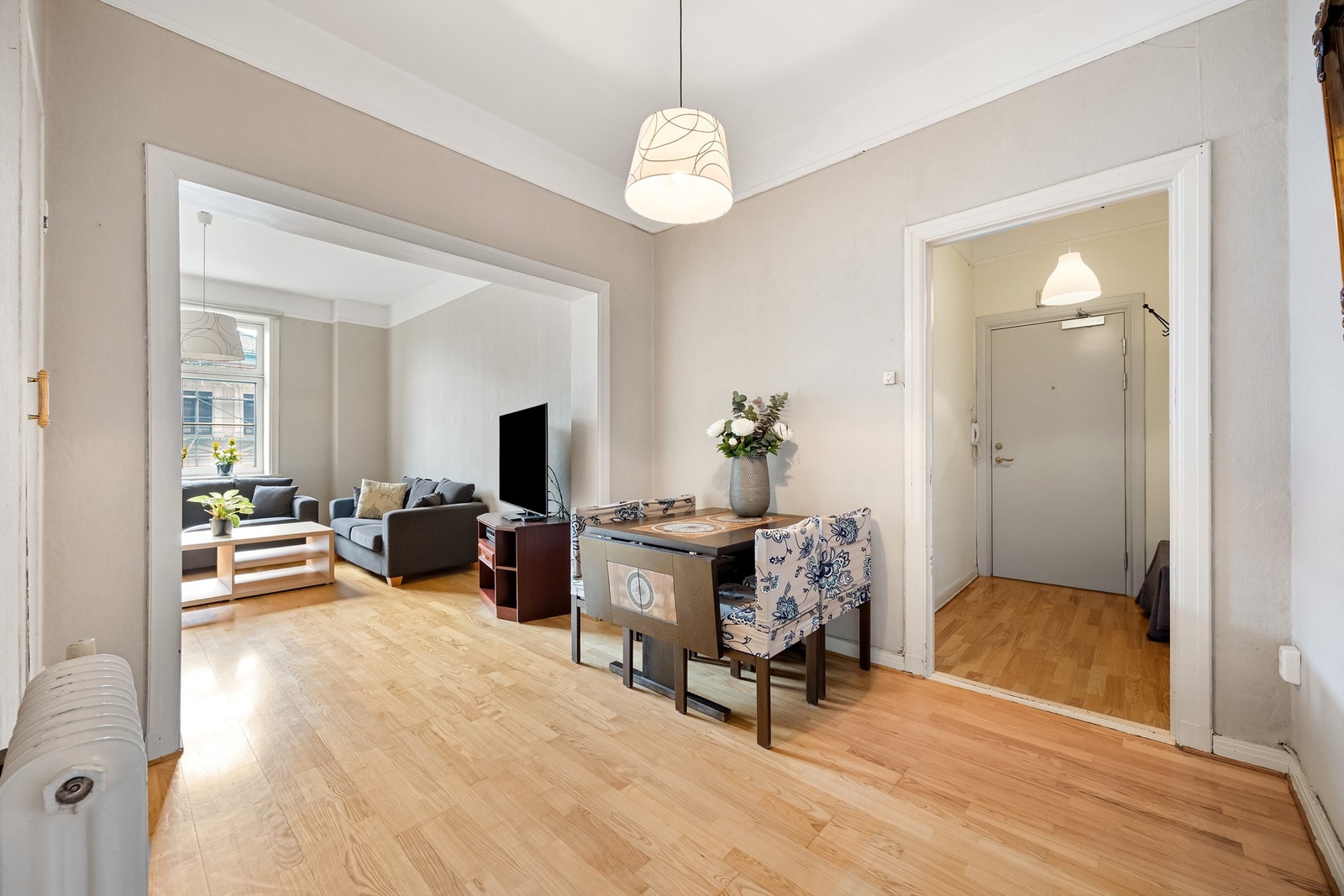 Leiligheten har en god takhøyde på opp til 2,90 meter. Galleribilde