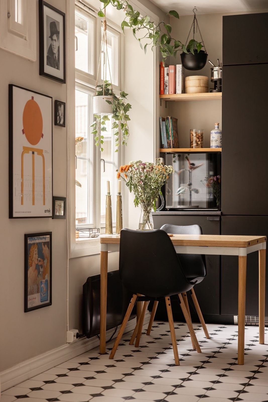 Det er god plass til spisebord. Galleribilde