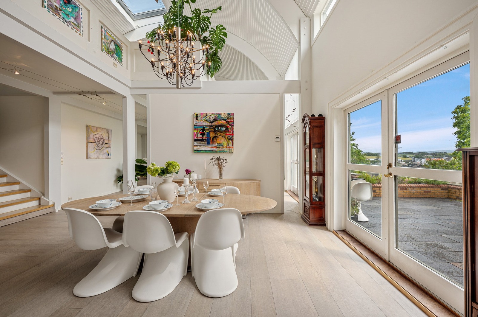 EIE Eiendomsmegling v/ Inger Johanne Mauland Frivold har gleden av å presentere Nyevegen 11 Galleribilde