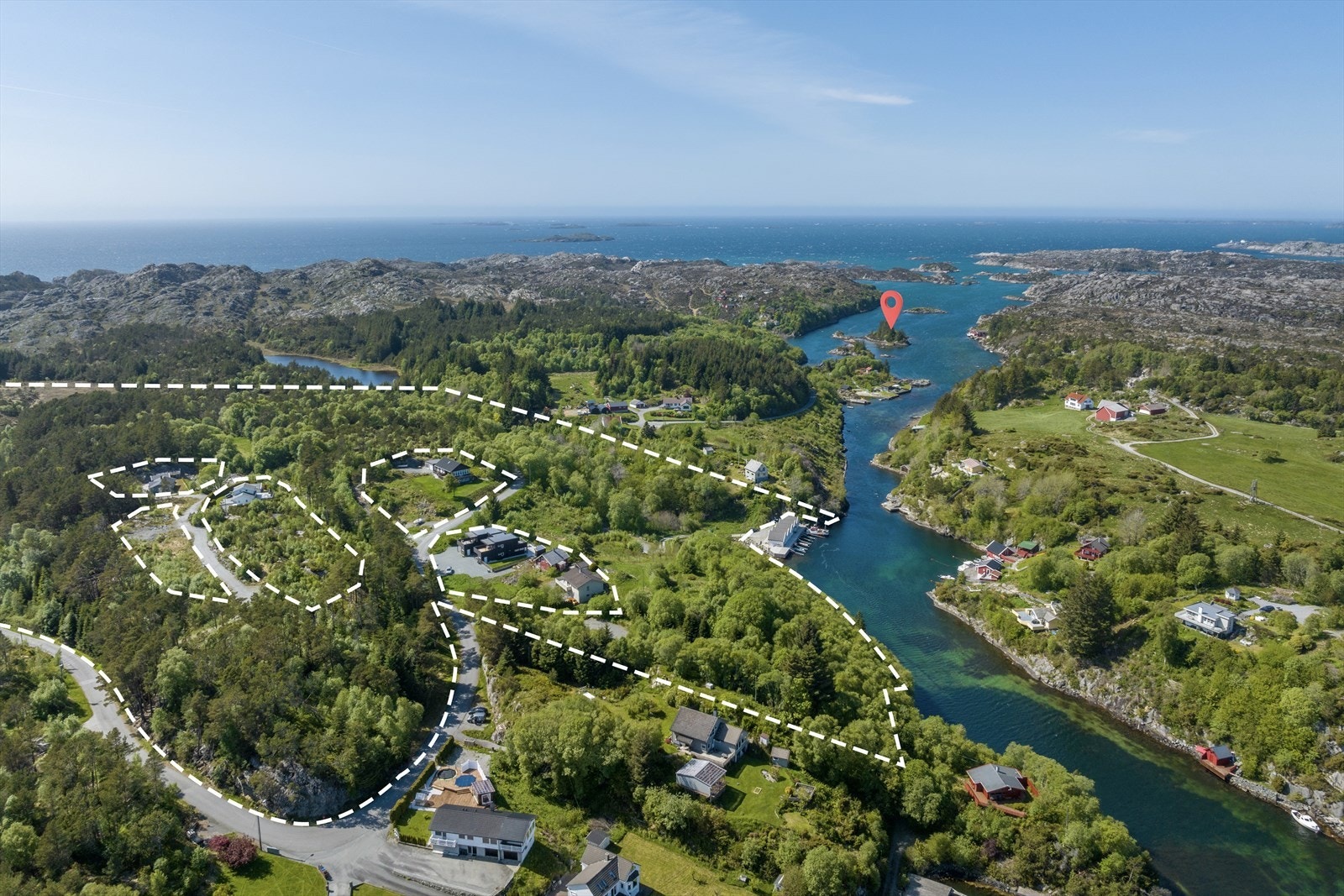 Regulert areal med sjøadkomst i Haugesund kommune bestående av totalt ca. 139 daa, hvorav 22 tomter er regulert til fritidsbebyggelse Galleribilde