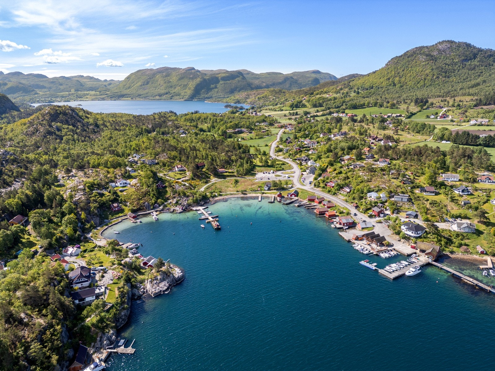 Ferdig regulert tomt uten byggeklausul. Galleribilde