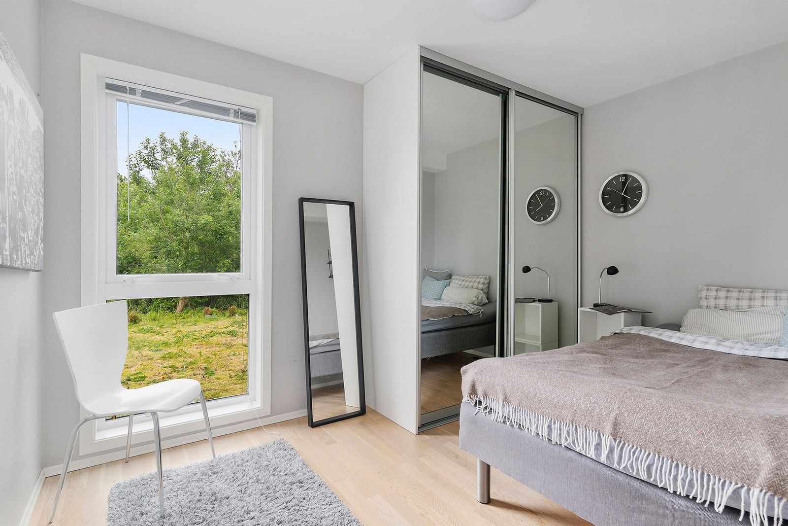 Soverom 2, også med skyvedørsgarderobe. Galleribilde