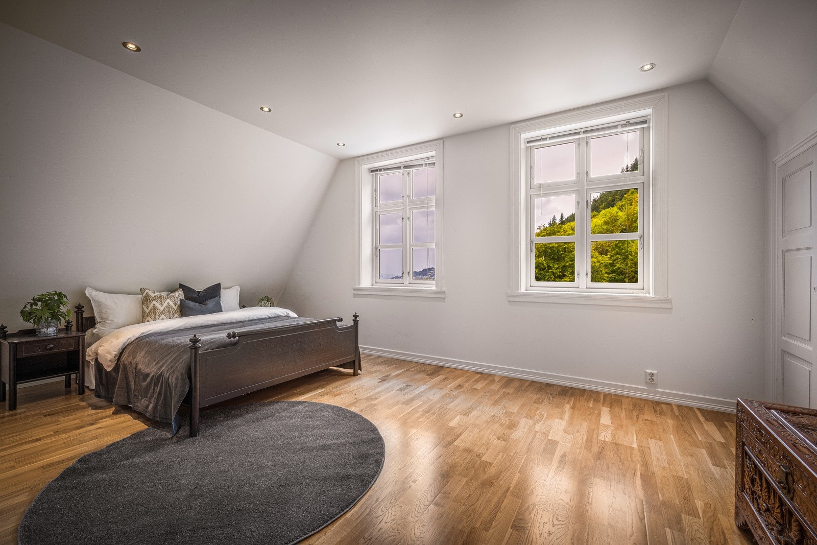 - Det nest største soverommet er på 19 kvm og har i tillegg egen bod - Galleribilde