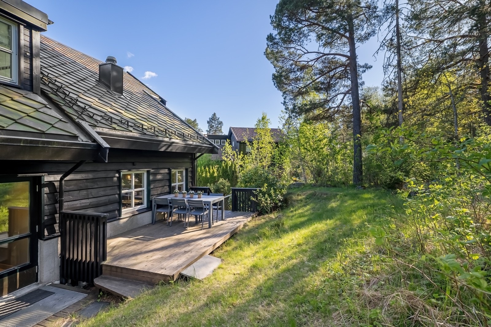 Med markagrensen som nærmeste nabo er terskelen lav for å komme seg ut på de vakreste turstiene. Galleribilde