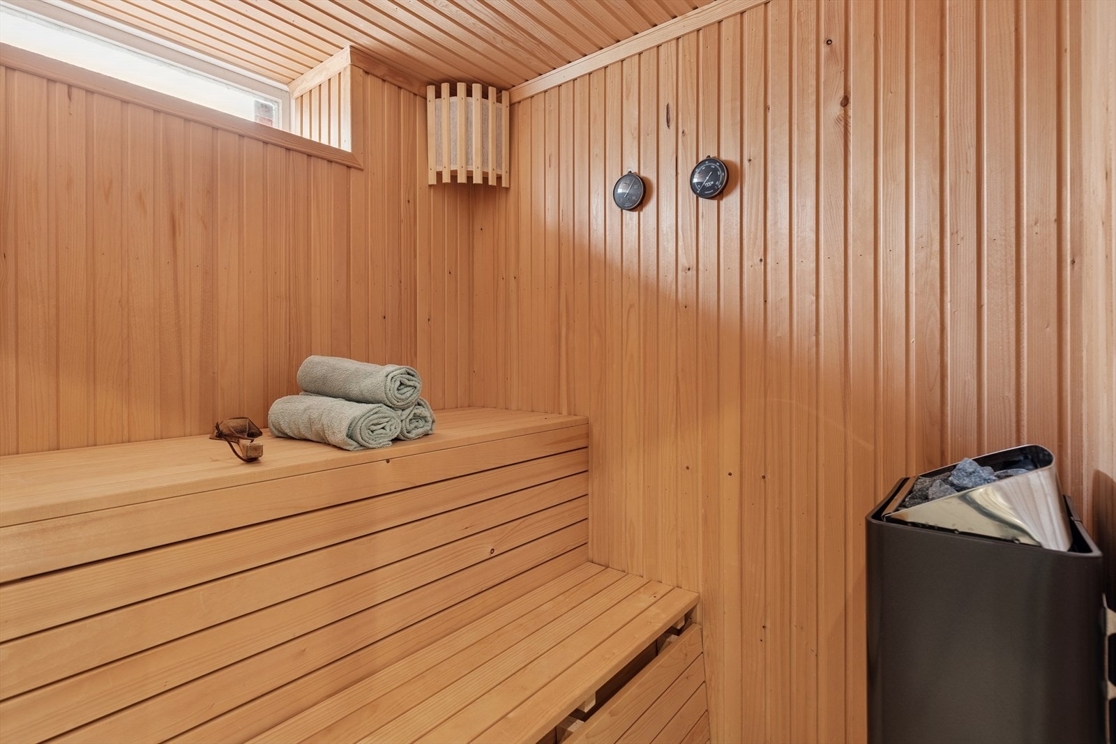 Badstue med badstueovn av type Lagerholm Finnsauna. Galleribilde