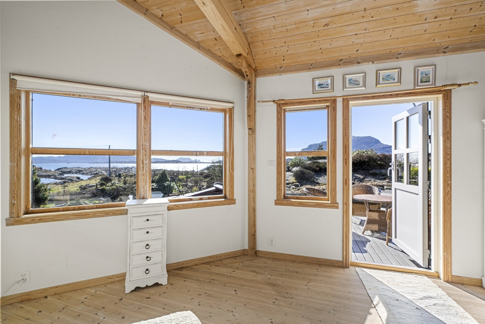 Atelier/soverom. Ny altandør i 2025 Galleribilde