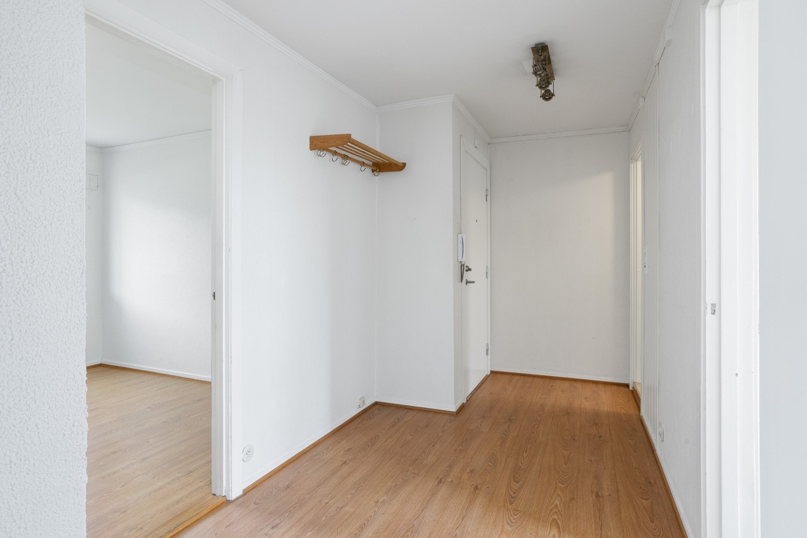 Gangen mellom rommene. Galleribilde