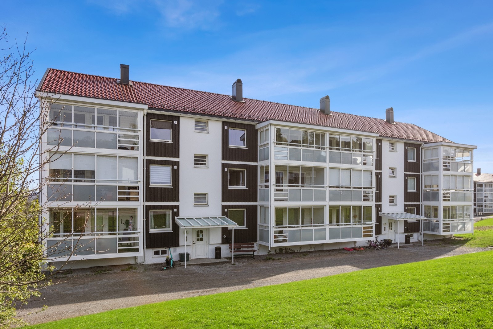 Fasade mot vest. Galleribilde