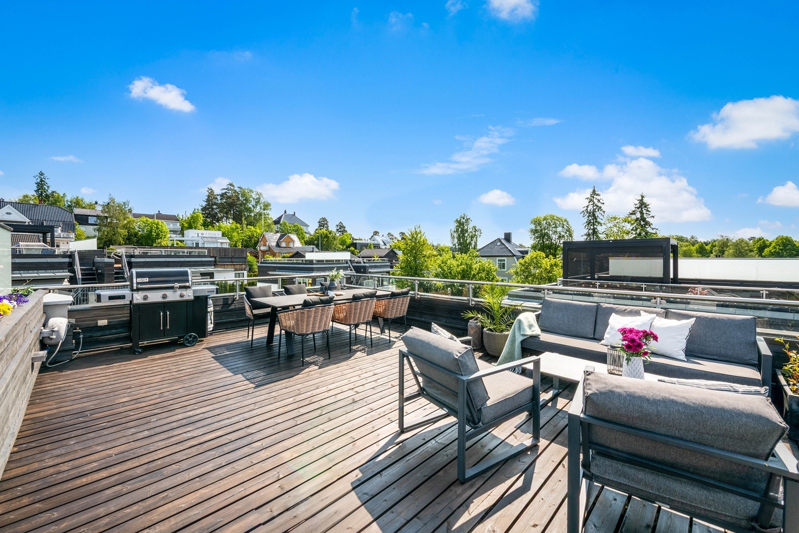 Fantastisk og solrik takterrasse på hele 35 kvm med flott utsyn Galleribilde