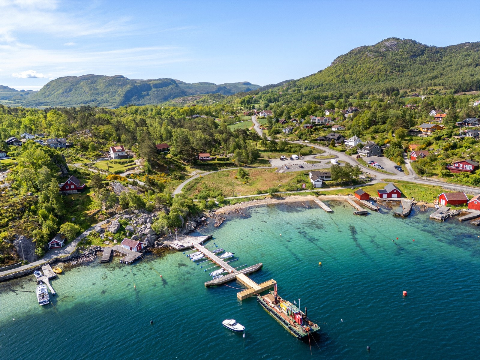 Familie med barn? Dette er stedet for å skape gode ferieminner. Området er rolig og trygt, perfekt for lek og moro i skogen og ved sjøen. Galleribilde