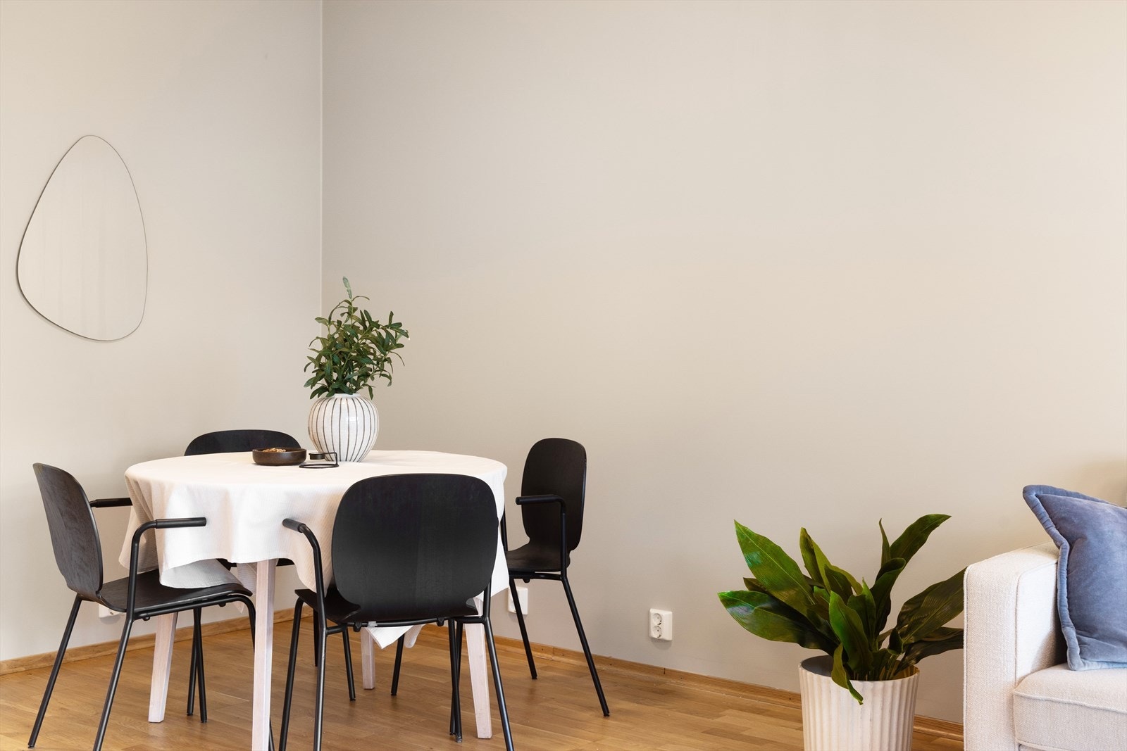 - God plass til en hyggelig spisegruppe - Galleribilde