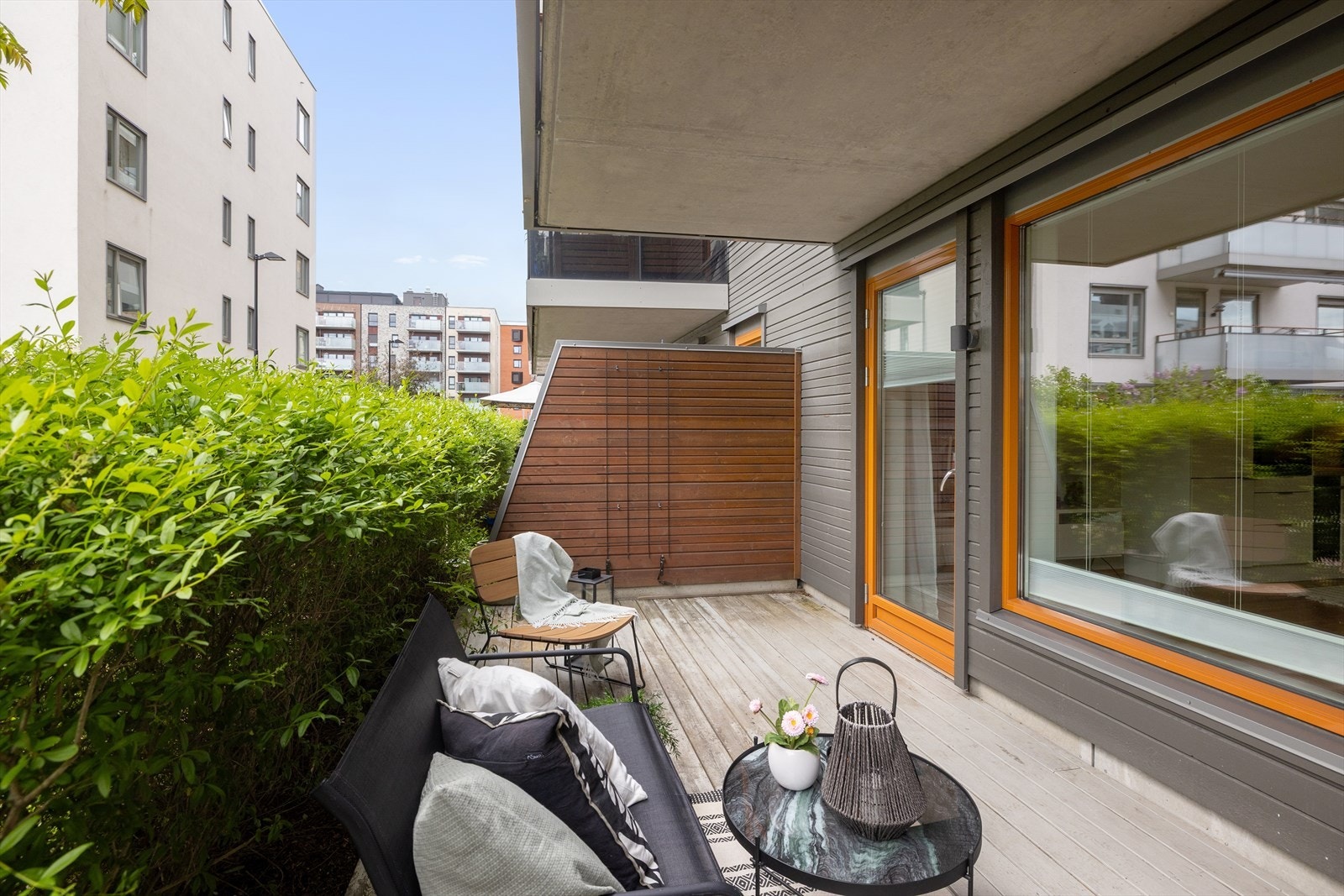 - God plass for blant annet møblering og grill - Galleribilde