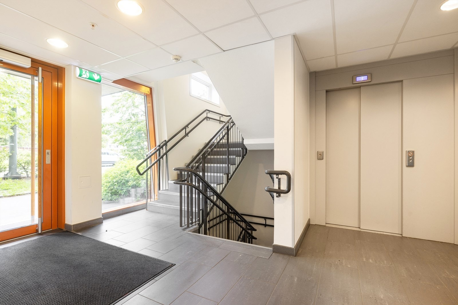 - Heis som vil ta deg til egen P-plass i garasjeanlegg samt kjellerbod på 7 m² - Galleribilde