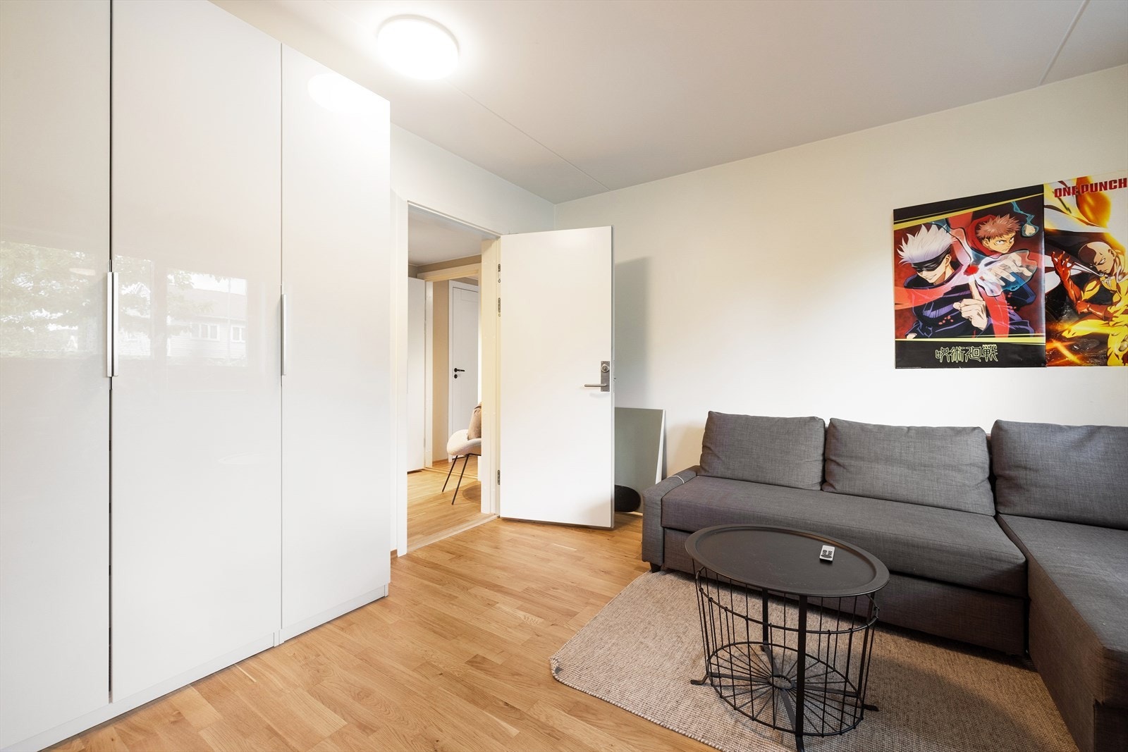 - Medfølger garderobeskap - Galleribilde