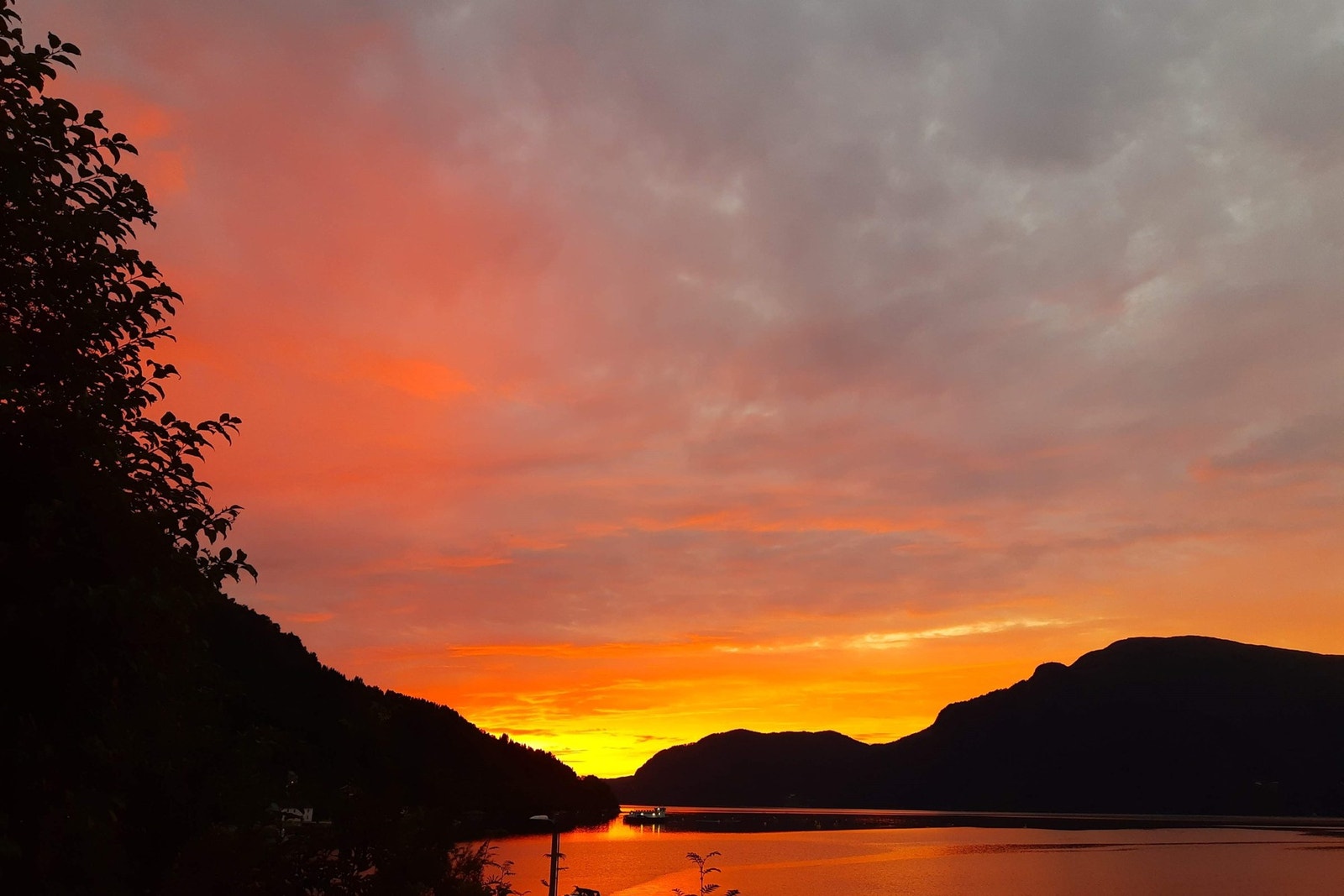 Nydelig solnedgang. Selgers private bilde. Galleribilde