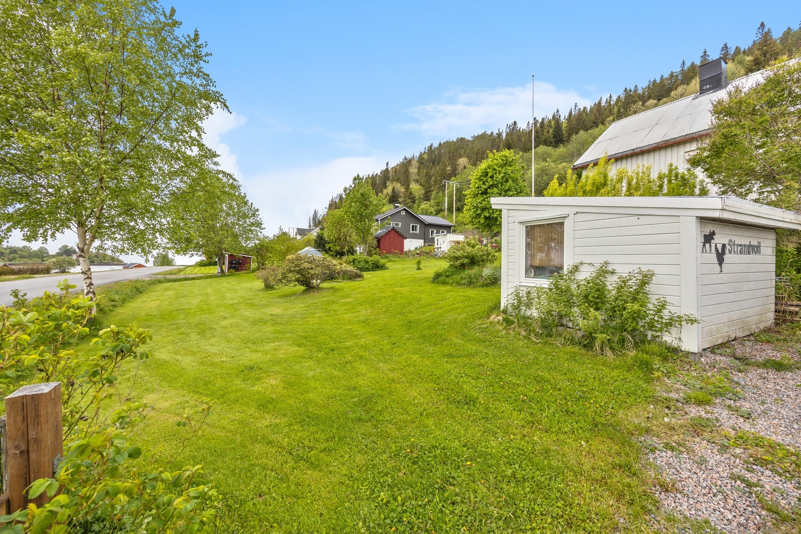 Eiendommen "Strandvoll" måler ca. 1.505 kvm. Galleribilde