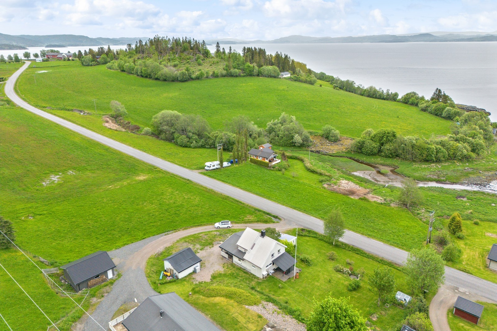 Landlig beliggende på idylliske Vadanesset. Galleribilde